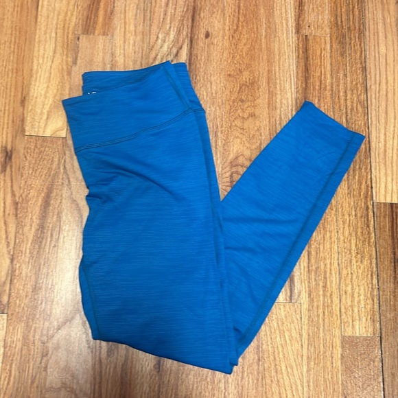 Women’s Outdoor Voices Leggings - Picture 4 of 4